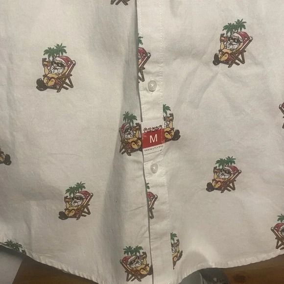NWT Denim and Flower Short Sleeve Men's Size Med Button Up with Santa Chillin - Picture 4 of 14